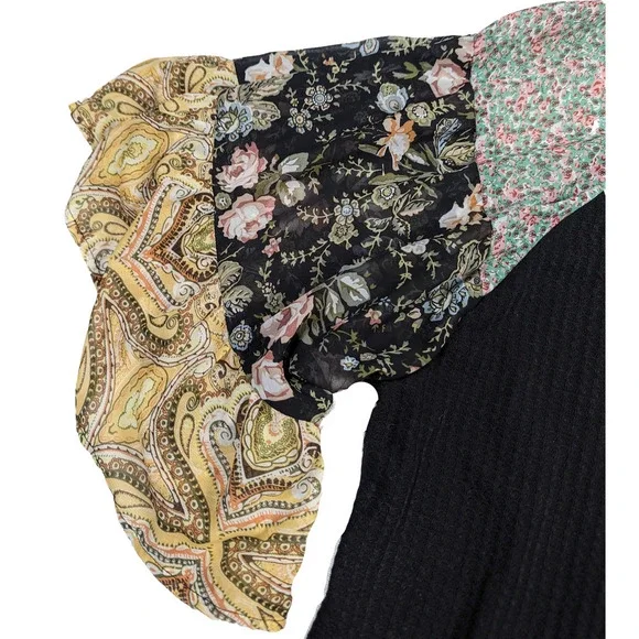 Umgee Black Shirt with Floral Ruffle Sleeves Size 1X - Picture 2 of 5